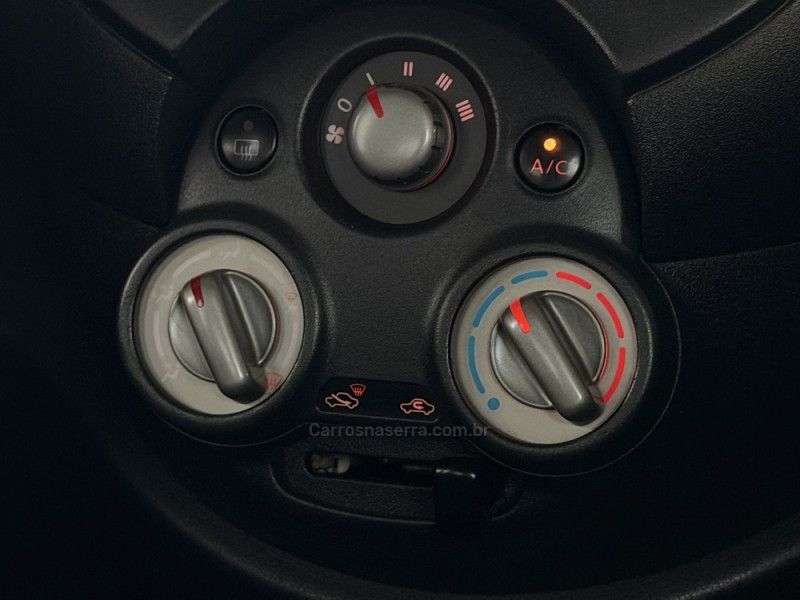 NISSAN VERSA 1.6 16V SL 2012/2013 GRIFFCAR MULTIMARCAS DOIS IRMÃOS / Carros no Vale