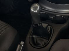 NISSAN VERSA 1.6 16V SL 2012/2013 GRIFFCAR MULTIMARCAS DOIS IRMÃOS / Carros no Vale