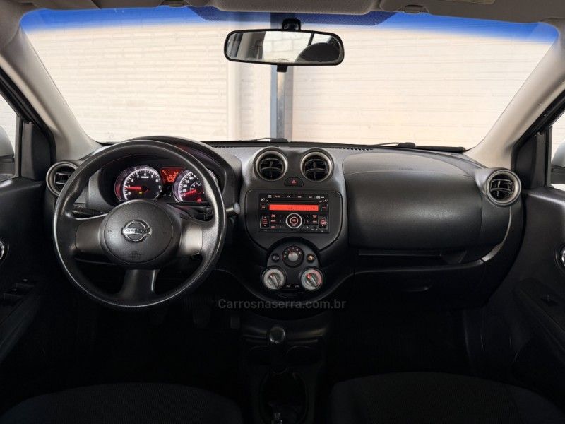 NISSAN VERSA 1.6 16V SL 2012/2013 GRIFFCAR MULTIMARCAS DOIS IRMÃOS / Carros no Vale