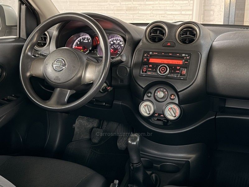 NISSAN VERSA 1.6 16V SL 2012/2013 GRIFFCAR MULTIMARCAS DOIS IRMÃOS / Carros no Vale