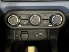 NISSAN VERSA 1.6 ADVANCE 16V 2023/2024 GRIFFCAR MULTIMARCAS DOIS IRMÃOS / Carros no Vale