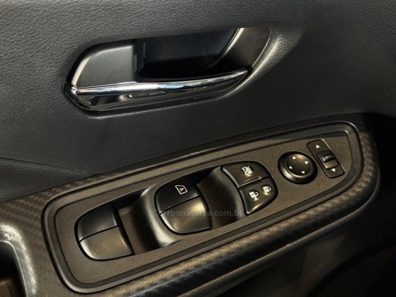 NISSAN VERSA 1.6 ADVANCE 16V 2023/2024 GRIFFCAR MULTIMARCAS DOIS IRMÃOS / Carros no Vale