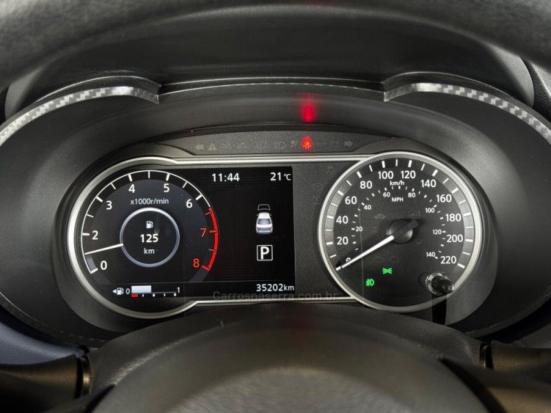 NISSAN VERSA 1.6 ADVANCE 16V 2023/2024 GRIFFCAR MULTIMARCAS DOIS IRMÃOS / Carros no Vale