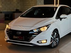 NISSAN VERSA 1.6 ADVANCE 16V 2023/2024 GRIFFCAR MULTIMARCAS DOIS IRMÃOS / Carros no Vale