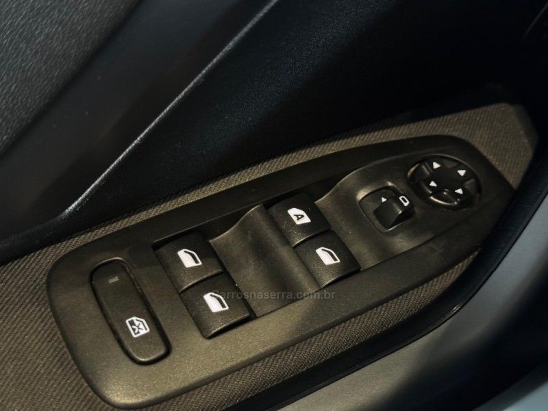 PEUGEOT 208 1.6 GRIFFE 16V 2014/2015 GRIFFCAR MULTIMARCAS DOIS IRMÃOS / Carros no Vale