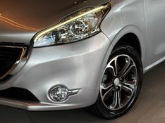PEUGEOT 208 1.6 GRIFFE 16V 2014/2015 GRIFFCAR MULTIMARCAS DOIS IRMÃOS / Carros no Vale