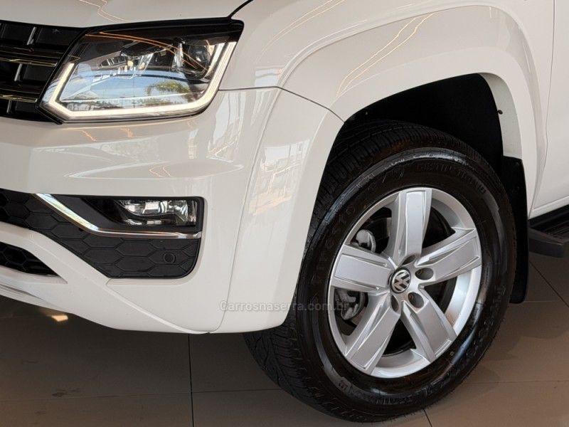 VOLKSWAGEN AMAROK 2.0 HIGHLINE 4X4 CD 16V TURBO INTERCOOLER 2019/2020 GRIFFCAR MULTIMARCAS DOIS IRMÃOS / Carros no Vale