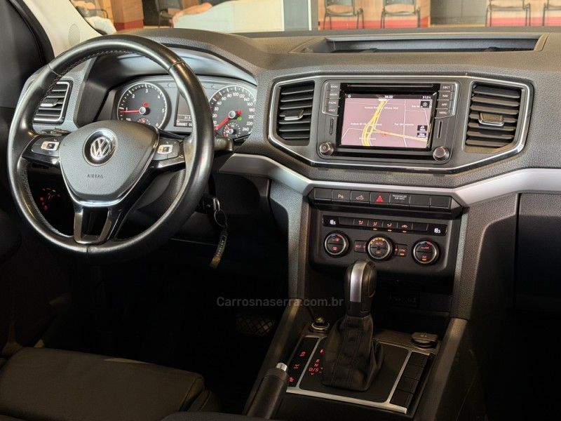 VOLKSWAGEN AMAROK 2.0 HIGHLINE 4X4 CD 16V TURBO INTERCOOLER 2019/2020 GRIFFCAR MULTIMARCAS DOIS IRMÃOS / Carros no Vale