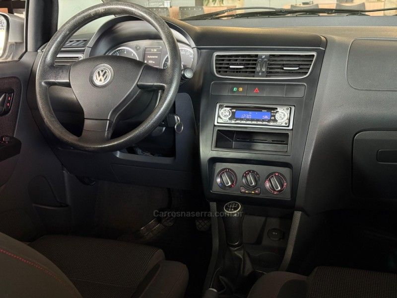 VOLKSWAGEN FOX 1.6 MI PRIME 8V 2010/2011 GRIFFCAR MULTIMARCAS DOIS IRMÃOS / Carros no Vale