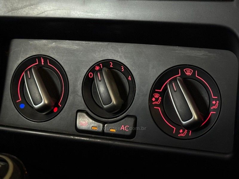 VOLKSWAGEN FOX 1.6 MI PRIME 8V 2010/2011 GRIFFCAR MULTIMARCAS DOIS IRMÃOS / Carros no Vale