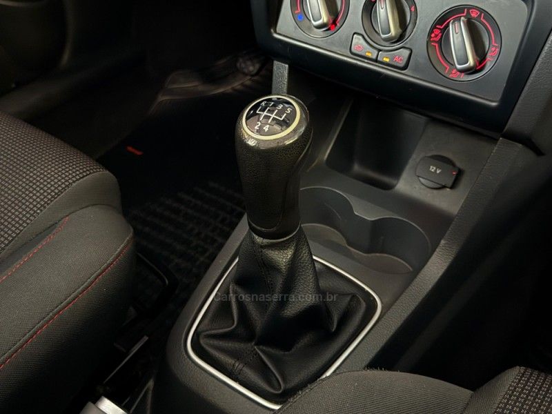 VOLKSWAGEN FOX 1.6 MI PRIME 8V 2010/2011 GRIFFCAR MULTIMARCAS DOIS IRMÃOS / Carros no Vale