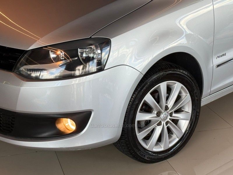 VOLKSWAGEN FOX 1.6 MI PRIME 8V 2010/2011 GRIFFCAR MULTIMARCAS DOIS IRMÃOS / Carros no Vale