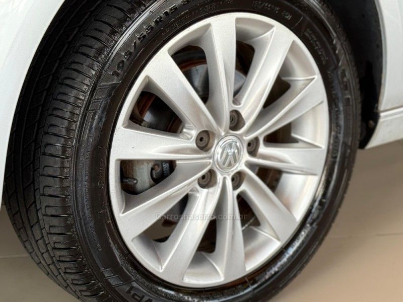 VOLKSWAGEN FOX 1.6 MI PRIME 8V 2010/2011 GRIFFCAR MULTIMARCAS DOIS IRMÃOS / Carros no Vale