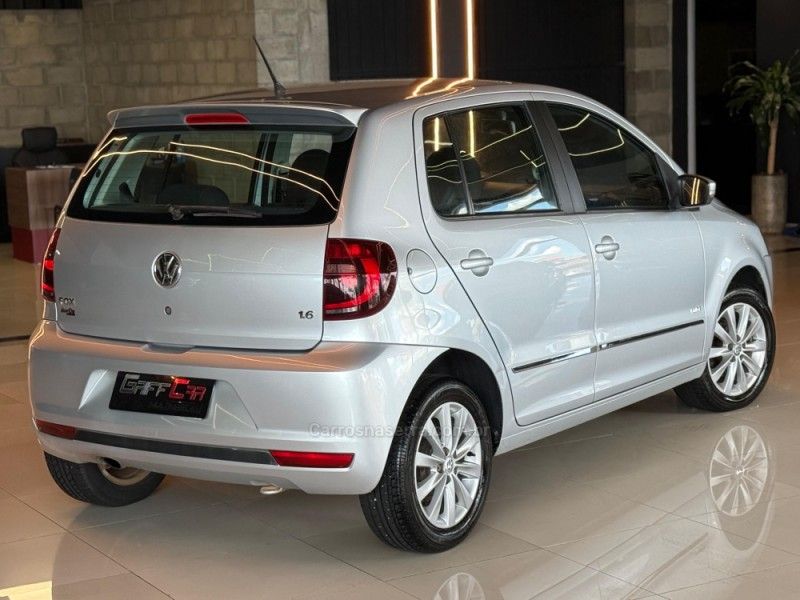 VOLKSWAGEN FOX 1.6 MI PRIME 8V 2010/2011 GRIFFCAR MULTIMARCAS DOIS IRMÃOS / Carros no Vale