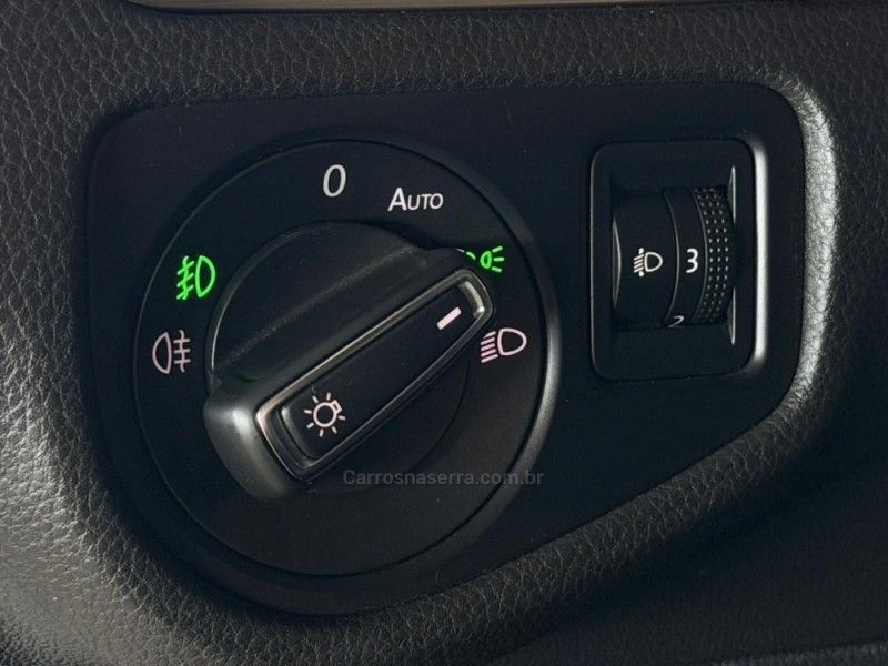 VOLKSWAGEN GOLF 1.4 TSI VARIANT COMFORTLINE 16V 2015/2015 GRIFFCAR MULTIMARCAS DOIS IRMÃOS / Carros no Vale