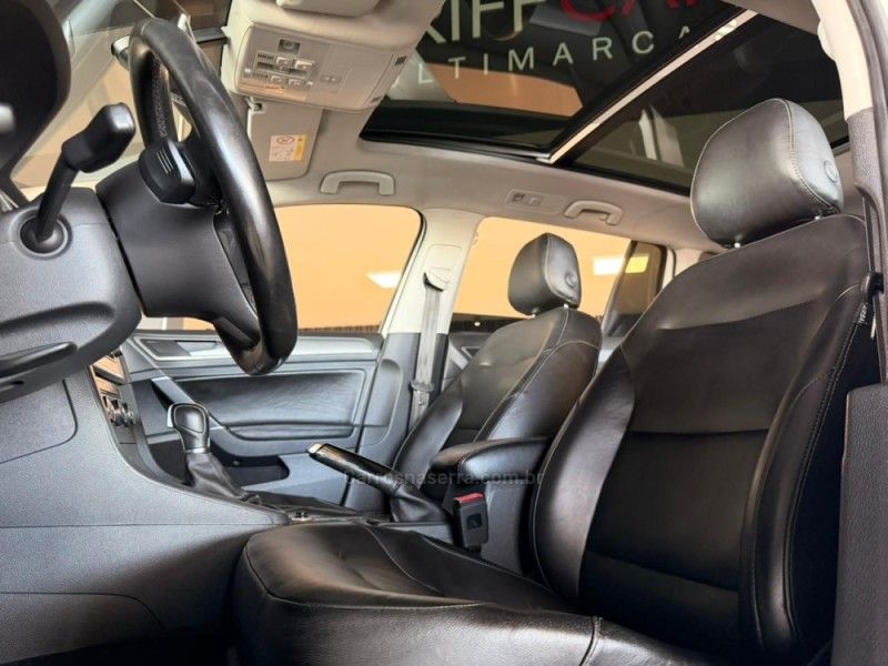 VOLKSWAGEN GOLF 1.4 TSI VARIANT COMFORTLINE 16V 2015/2015 GRIFFCAR MULTIMARCAS DOIS IRMÃOS / Carros no Vale