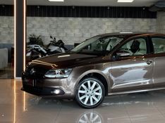 VOLKSWAGEN JETTA 2.0 COMFORTLINE TIPTRONIC 2013/2014 GRIFFCAR MULTIMARCAS DOIS IRMÃOS / Carros no Vale