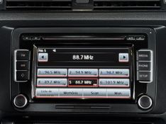 VOLKSWAGEN JETTA 2.0 COMFORTLINE TIPTRONIC 2013/2014 GRIFFCAR MULTIMARCAS DOIS IRMÃOS / Carros no Vale