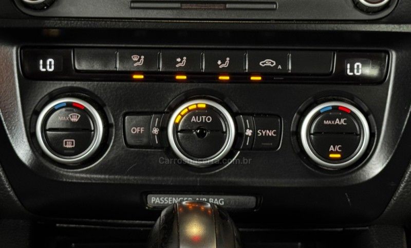 VOLKSWAGEN JETTA 2.0 COMFORTLINE TIPTRONIC 2013/2014 GRIFFCAR MULTIMARCAS DOIS IRMÃOS / Carros no Vale