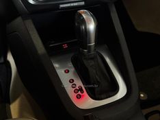 VOLKSWAGEN JETTA 2.0 COMFORTLINE TIPTRONIC 2013/2014 GRIFFCAR MULTIMARCAS DOIS IRMÃOS / Carros no Vale