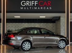 VOLKSWAGEN JETTA 2.0 COMFORTLINE TIPTRONIC 2013/2014 GRIFFCAR MULTIMARCAS DOIS IRMÃOS / Carros no Vale