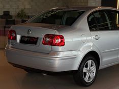 VOLKSWAGEN POLO SEDAN 1.6 MI 8V 2007/2007 GRIFFCAR MULTIMARCAS DOIS IRMÃOS / Carros no Vale