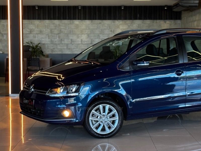 VOLKSWAGEN SPACEFOX 1.6 MI COMFORTLINE 8V 2014/2015 GRIFFCAR MULTIMARCAS DOIS IRMÃOS / Carros no Vale