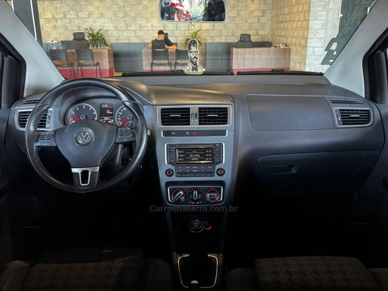 VOLKSWAGEN SPACEFOX 1.6 MI COMFORTLINE 8V 2014/2015 GRIFFCAR MULTIMARCAS DOIS IRMÃOS / Carros no Vale