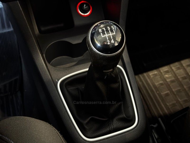 VOLKSWAGEN SPACEFOX 1.6 MI COMFORTLINE 8V 2014/2015 GRIFFCAR MULTIMARCAS DOIS IRMÃOS / Carros no Vale