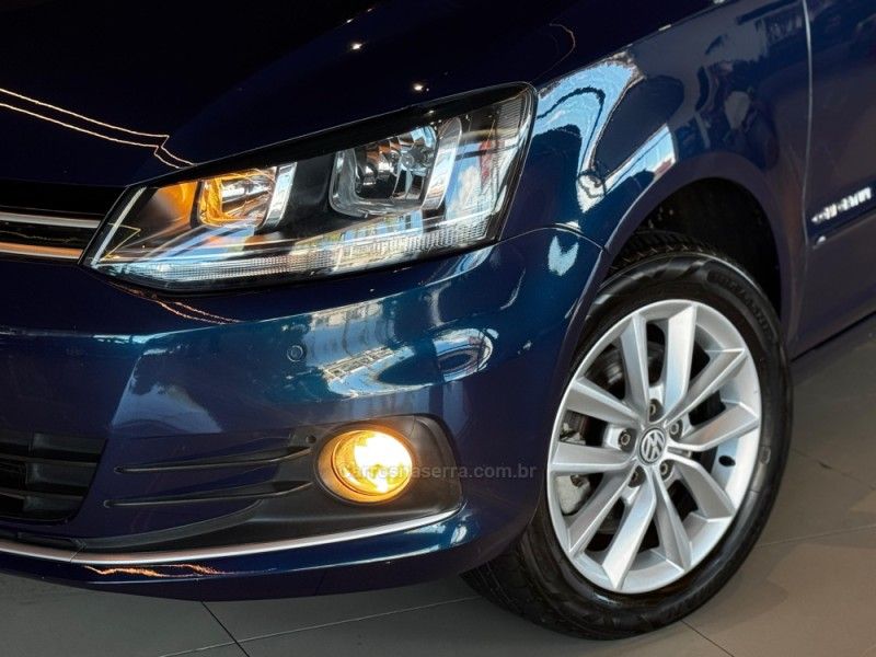 VOLKSWAGEN SPACEFOX 1.6 MI COMFORTLINE 8V 2014/2015 GRIFFCAR MULTIMARCAS DOIS IRMÃOS / Carros no Vale