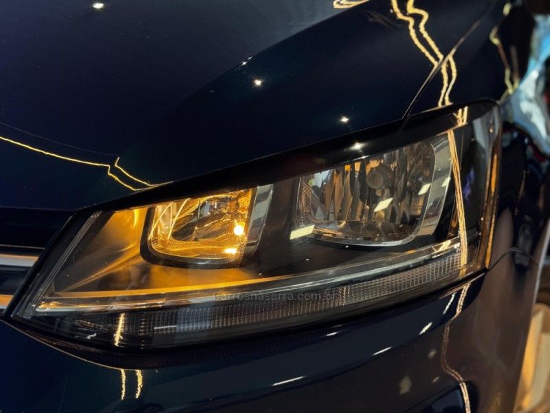 VOLKSWAGEN SPACEFOX 1.6 MI COMFORTLINE 8V 2014/2015 GRIFFCAR MULTIMARCAS DOIS IRMÃOS / Carros no Vale