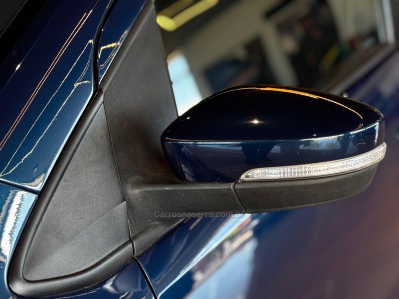 VOLKSWAGEN SPACEFOX 1.6 MI COMFORTLINE 8V 2014/2015 GRIFFCAR MULTIMARCAS DOIS IRMÃOS / Carros no Vale