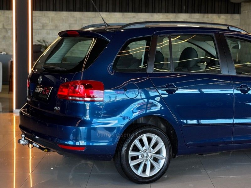VOLKSWAGEN SPACEFOX 1.6 MI COMFORTLINE 8V 2014/2015 GRIFFCAR MULTIMARCAS DOIS IRMÃOS / Carros no Vale