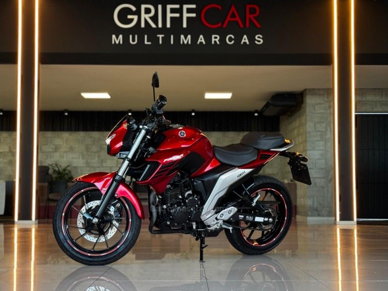 YAMAHA FAZER FZ25 2023/2023 GRIFFCAR MULTIMARCAS DOIS IRMÃOS / Carros no Vale