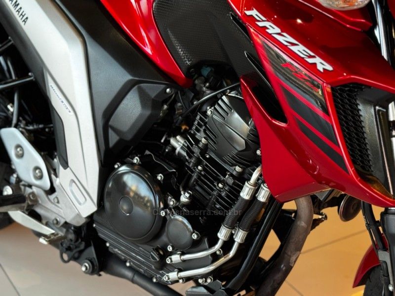 YAMAHA FAZER FZ25 2023/2023 GRIFFCAR MULTIMARCAS DOIS IRMÃOS / Carros no Vale