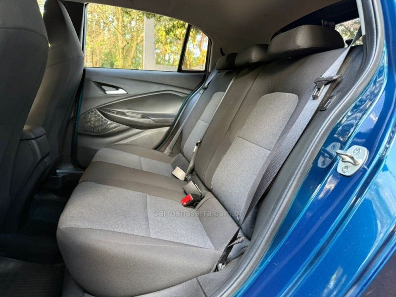CHEVROLET ONIX 1.0 HATCH TURBO 12V 2021/2022 KASPER VEÍCULOS DOIS IRMÃOS / Carros no Vale