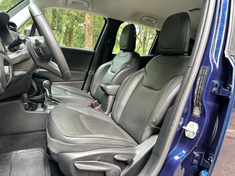JEEP RENEGADE 1.3 16V LONGITUDE T270 TURBO 4X2 2023/2024 KASPER VEÍCULOS DOIS IRMÃOS / Carros no Vale