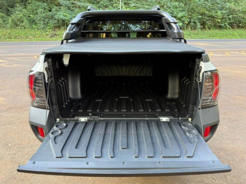 RENAULT DUSTER OROCH 1.3 TCE OUTSIDER 2022/2023 KASPER VEÍCULOS DOIS IRMÃOS / Carros no Vale