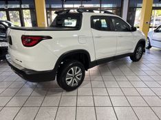 FIAT TORO 1.8 16V OPENING EDITION 2017/2017 PRIME MULTIMARCAS CAXIAS DO SUL / Carros no Vale