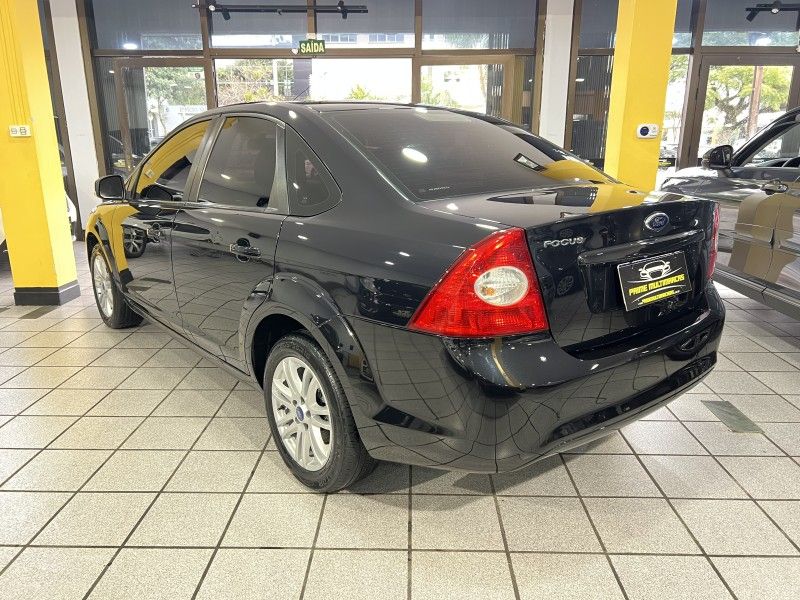 FORD FOCUS 1.6 GLX SEDAN 16V 2013/2013 PRIME MULTIMARCAS CAXIAS DO SUL / Carros no Vale