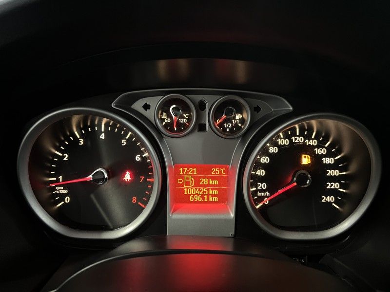 FORD FOCUS 1.6 GLX SEDAN 16V 2013/2013 PRIME MULTIMARCAS CAXIAS DO SUL / Carros no Vale