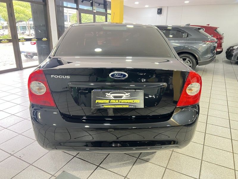 FORD FOCUS 1.6 GLX SEDAN 16V 2013/2013 PRIME MULTIMARCAS CAXIAS DO SUL / Carros no Vale
