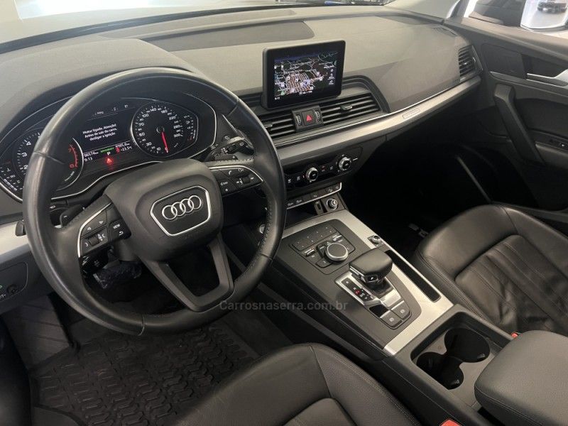 AUDI Q5 2.0 TFSI PRESTIGE QUATTRO 2019/2019 ÓTIMA CAR FLORES DA CUNHA / Carros no Vale