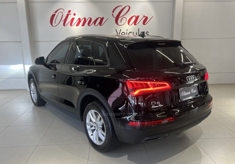 AUDI Q5 2.0 TFSI PRESTIGE QUATTRO 2019/2019 ÓTIMA CAR FLORES DA CUNHA / Carros no Vale