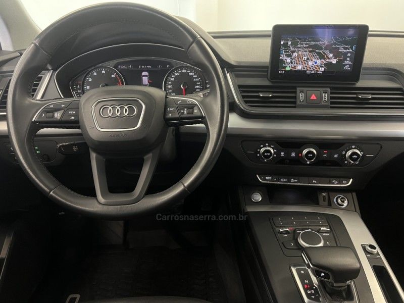 AUDI Q5 2.0 TFSI PRESTIGE QUATTRO 2019/2019 ÓTIMA CAR FLORES DA CUNHA / Carros no Vale