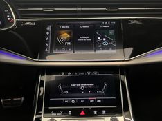 AUDI Q8 3.0 TFSI PERFORMANCE BLACK QUATTRO V6 24V S-TRONIC 2023/2023 ÓTIMA CAR FLORES DA CUNHA / Carros no Vale