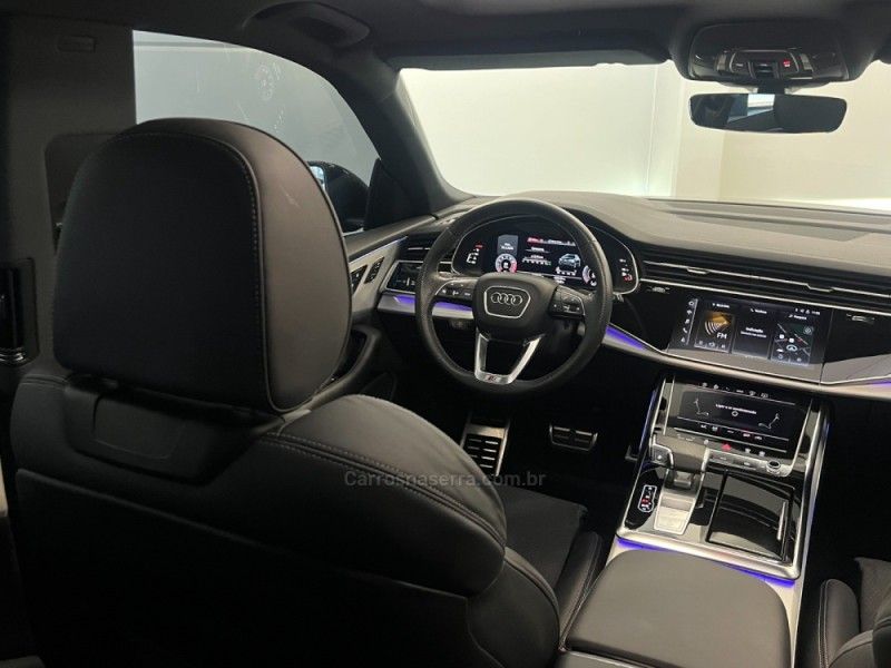 AUDI Q8 3.0 TFSI PERFORMANCE BLACK QUATTRO V6 24V S-TRONIC 2023/2023 ÓTIMA CAR FLORES DA CUNHA / Carros no Vale
