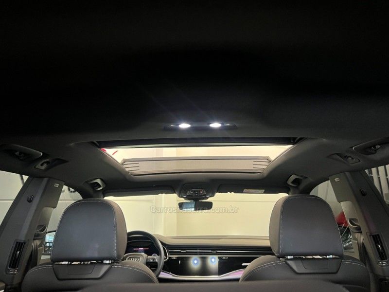 AUDI Q8 3.0 TFSI PERFORMANCE BLACK QUATTRO V6 24V S-TRONIC 2023/2023 ÓTIMA CAR FLORES DA CUNHA / Carros no Vale