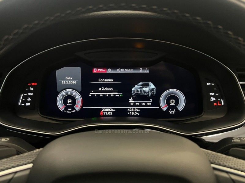 AUDI Q8 3.0 TFSI PERFORMANCE BLACK QUATTRO V6 24V S-TRONIC 2023/2023 ÓTIMA CAR FLORES DA CUNHA / Carros no Vale