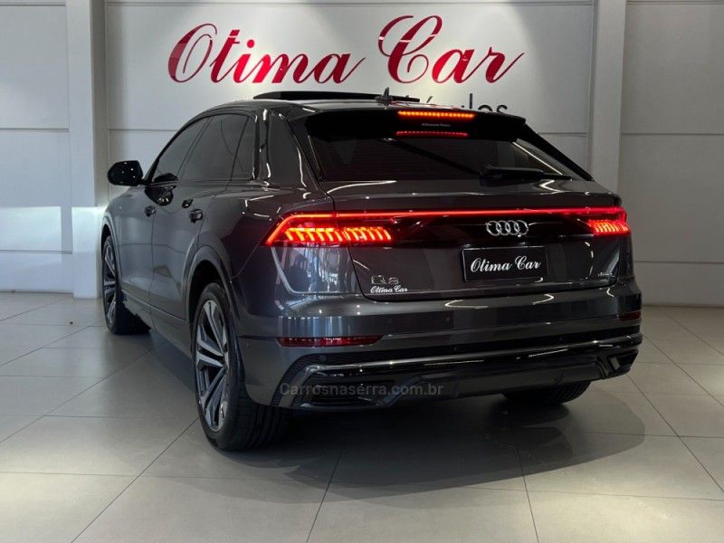 AUDI Q8 3.0 TFSI PERFORMANCE BLACK QUATTRO V6 24V S-TRONIC 2023/2023 ÓTIMA CAR FLORES DA CUNHA / Carros no Vale